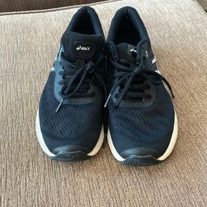 Black ASICS FuzeXLyte